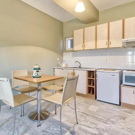 Avesta - 200m From The Beach, By Zantewize