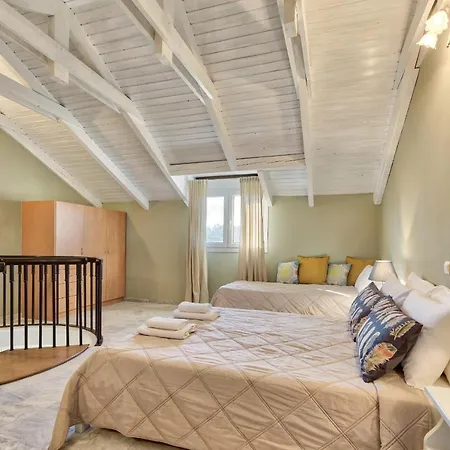 Avesta - 200m From The Beach, By Zantewize